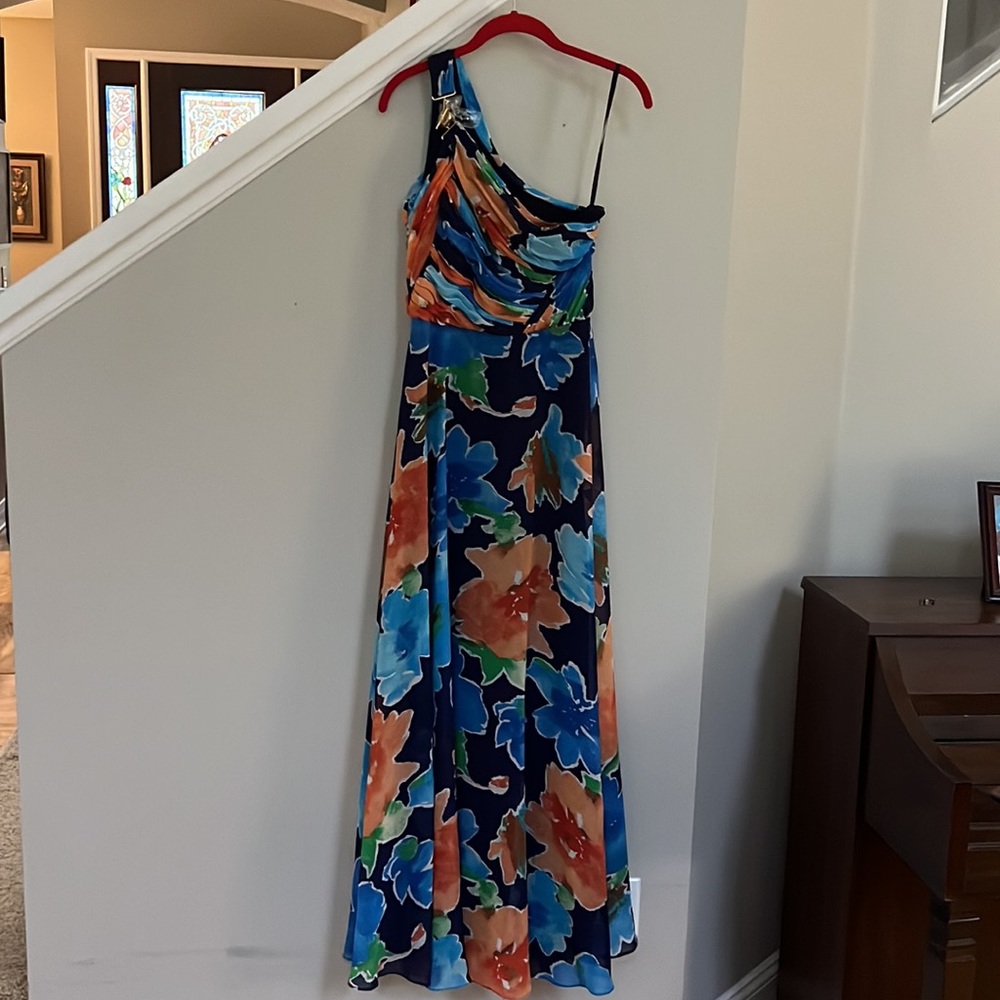 LAUREN RALPH LAUREN Floral Georgette One-Shoulder Gown. - Picture 5 of 11